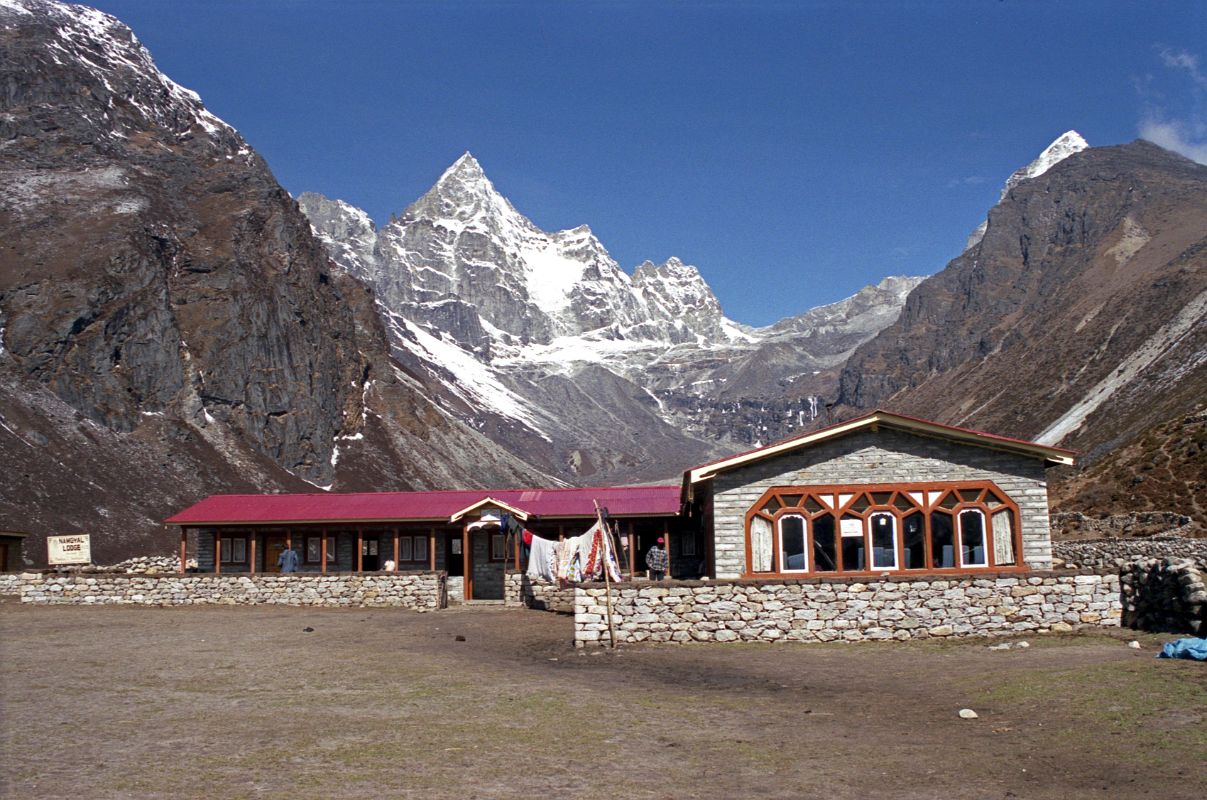 To Gokyo 2-4 Namgyal Lodge in Machhermo With Kyajo Ri